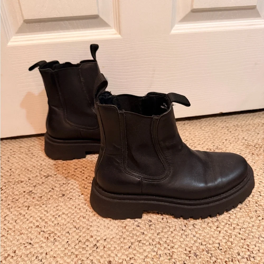 Thursday Boot Co Legend Chelsea Boot Black Leather Women’s Size 8.5 US - Picture 8 of 11